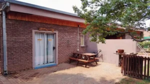 like-a-rock-guesthouse-around-the-corner