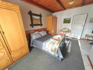 like-a-rock-guesthouse-around-the-corner