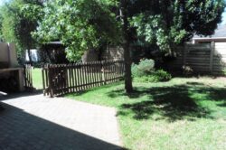 Bloemfontein Guesthouse-Like a Rock-Around the Corner