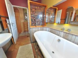 Bloemfontein Accommodation Like a Rock Top Two Apartment